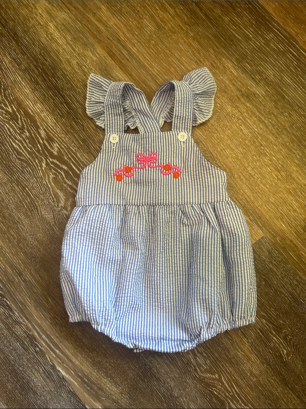 M262 NWOT Boutique Girl Blue Seersucker Bubble Pink bow and pumpkin Embroidery